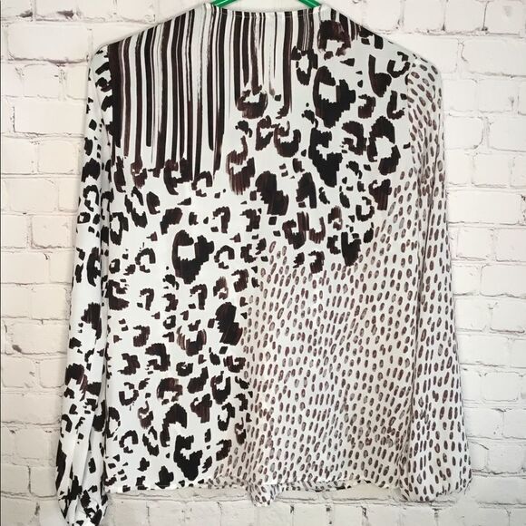 Cabi Faux Wrap Animal Print Top Blouse Tie Neck Full Sleeves Sz XS. - Picture 10 of 12